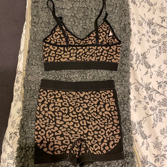 NEW!!!! Cute 2 pc Leopard Print Lingerie Set - Picture 4 of 5